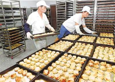 老字號月餅觸網(wǎng)煥新機(jī) 匠心手作與互聯(lián)網(wǎng)銷售的完美融合